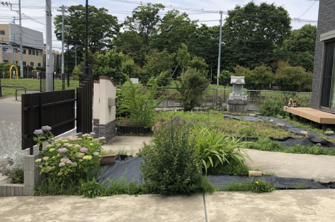 神奈川県茅ヶ崎市S様邸 施工前 引っ越し後庭が中途半端な状態