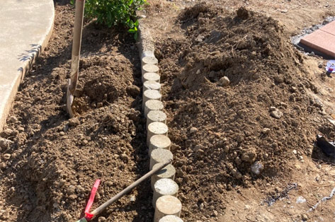 神奈川県茅ヶ崎市S様邸 施工中 花壇仕切り 材料再利用