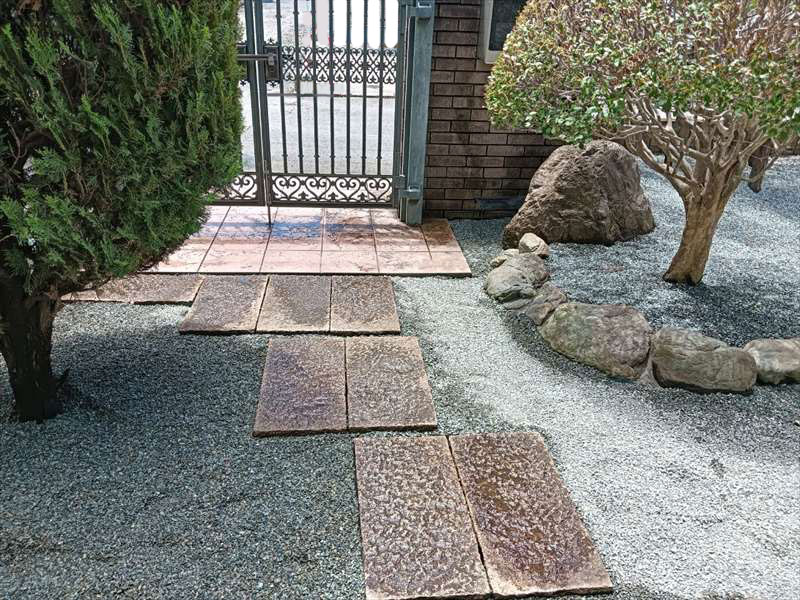 藤沢市 S様 施工後 砂利で雑草対策