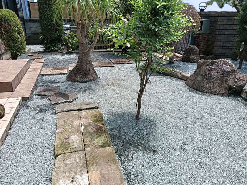 庭工事 施工後 目隠しフェンス・ハードウッド