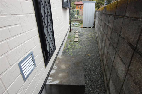 中古住宅を購入 庭に砂利が敷いてあるが、雑草が生える! 広めな庭の雑草対策 施工前