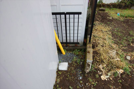 神奈川県秦野市K様邸 畑に砂利が行かないように 中古住宅を購入 広めな庭の雑草対策 施工前