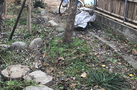 神奈川県 鎌倉市 中古物件の一軒家(住宅)を購入後の庭リフォーム・庭工事 庭石 施工前