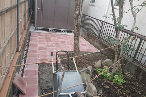 神奈川県 鎌倉市 中古物件の一軒家(住宅)を購入後の庭リフォーム・庭工事 駐輪スペース 施工後