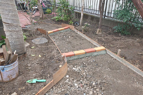 神奈川県 鎌倉市 中古物件の一軒家(住宅)を購入後の庭リフォーム・庭工事 アプローチ 施工前