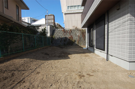 防草と水はけを重視！手間のかからない庭づくり～神奈川県 鎌倉市 新築庭工事 施工前