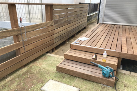 神奈川県川崎市多摩区 新築後そのままの庭 ウッドフェンス 施工中