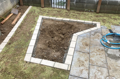 神奈川県川崎市多摩区 新築後そのままの庭 レンガで花壇や菜園スペース 施工中