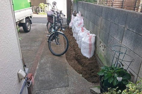 神奈川県川崎市宮前区 古いレンガの花壇を撤去処分