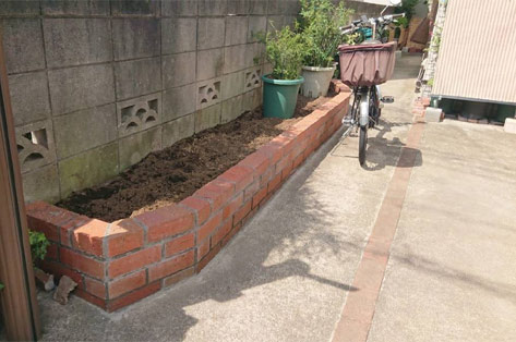 神奈川県川崎市宮前区 駐車場脇の花壇 施工後