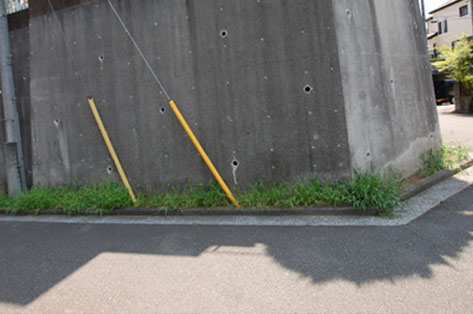横浜市 O様邸 道路と擁壁の境界部分 施工前