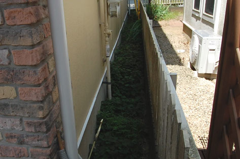 横浜市 O様邸 家周り北側 施工前