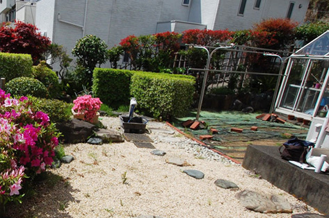 横浜市 A様邸 広いお庭を快適に!雑草対策と家庭菜園スペースの実現 施工前